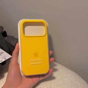 Apple iPhone 11 Pro Silicone Case - Vibrant Yellow
